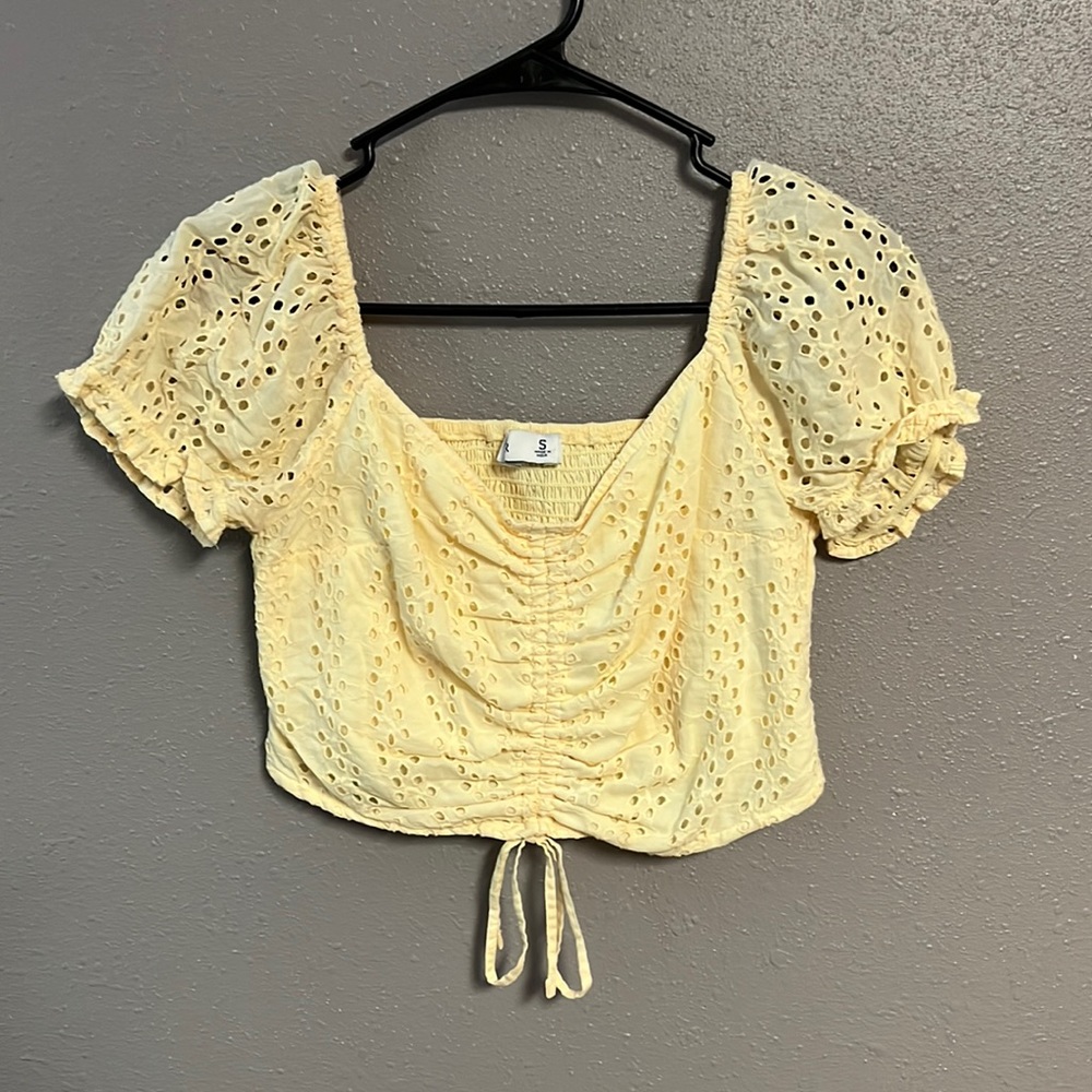 Hollister Size Small Off The Shoulders/ Or on Top